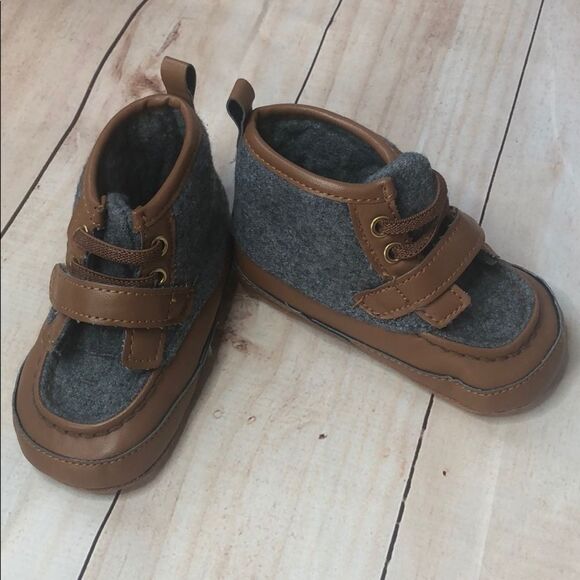 🍭6/$30 Carter’s soft soled Velcro high tops 6-9 m - Picture 1 of 6